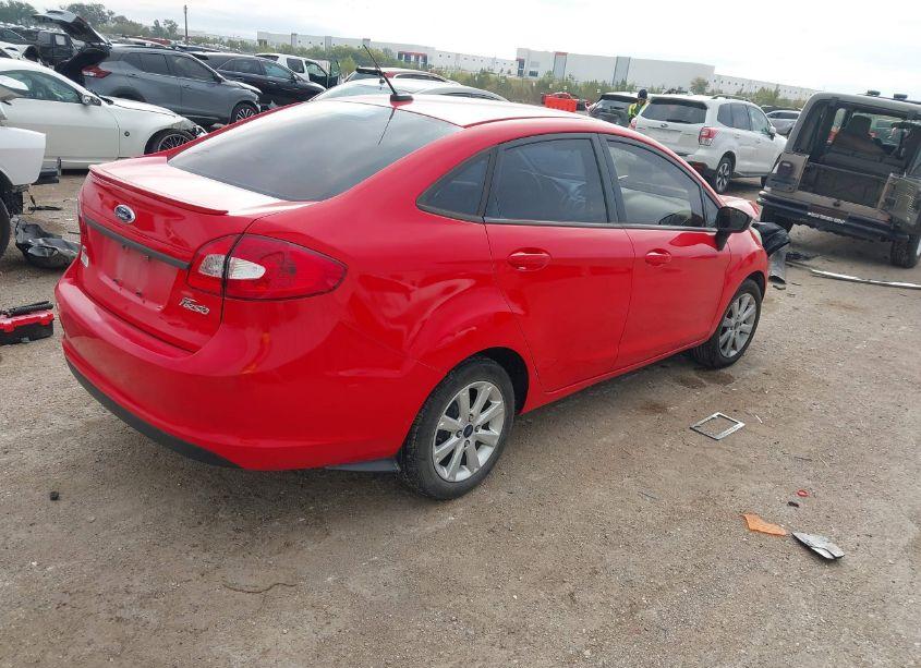 Photo 4 of 2013 Ford Fiesta SE (VIN 3FADP4BJ7DM214437)