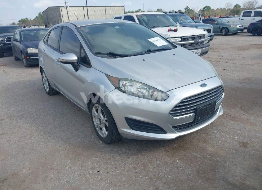 2014 Ford Fiesta SE (VIN 3FADP4BJ7EM203066) main photo