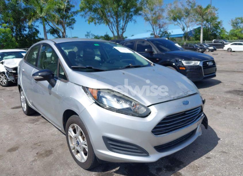 2014 Ford Fiesta SE (VIN 3FADP4BJ7EM219848) main photo