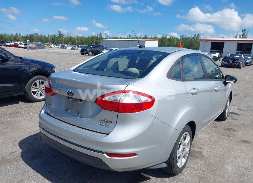 Photo 4 of 2014 Ford Fiesta SE (VIN 3FADP4BJ7EM219848)