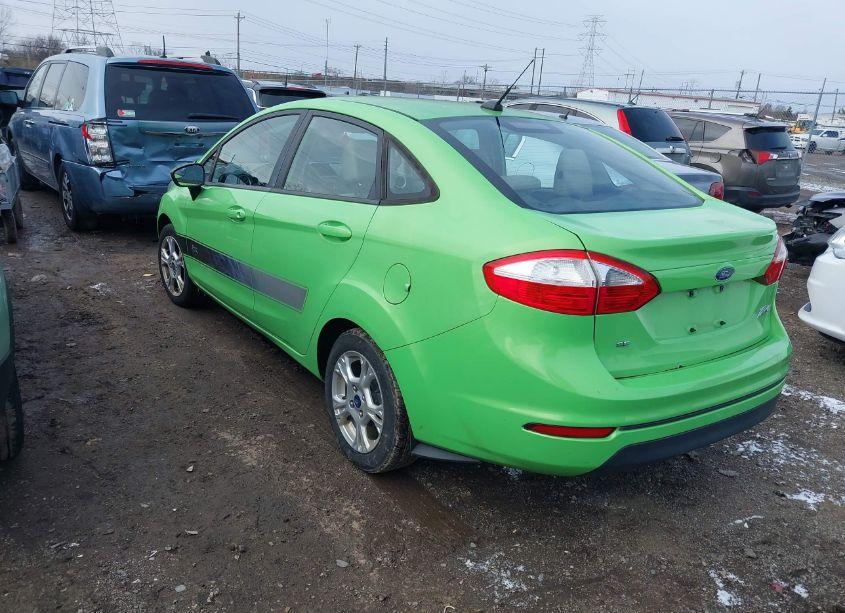 Photo 3 of 2015 Ford Fiesta SE (VIN 3FADP4BJ7FM141315)