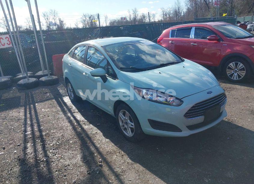 2017 Ford Fiesta SE (VIN 3FADP4BJ7HM138448) main photo