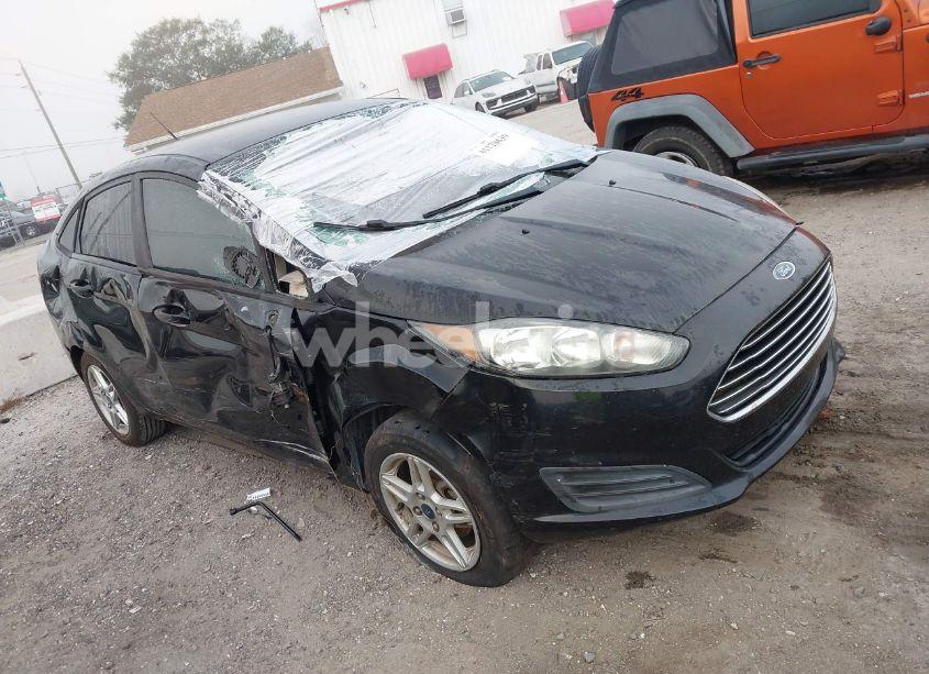 2019 Ford Fiesta SE (VIN 3FADP4BJ7KM102525) main photo