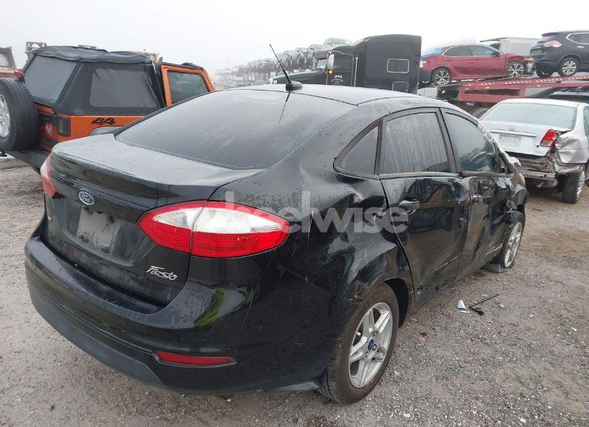 Photo 4 of 2019 Ford Fiesta SE (VIN 3FADP4BJ7KM102525)