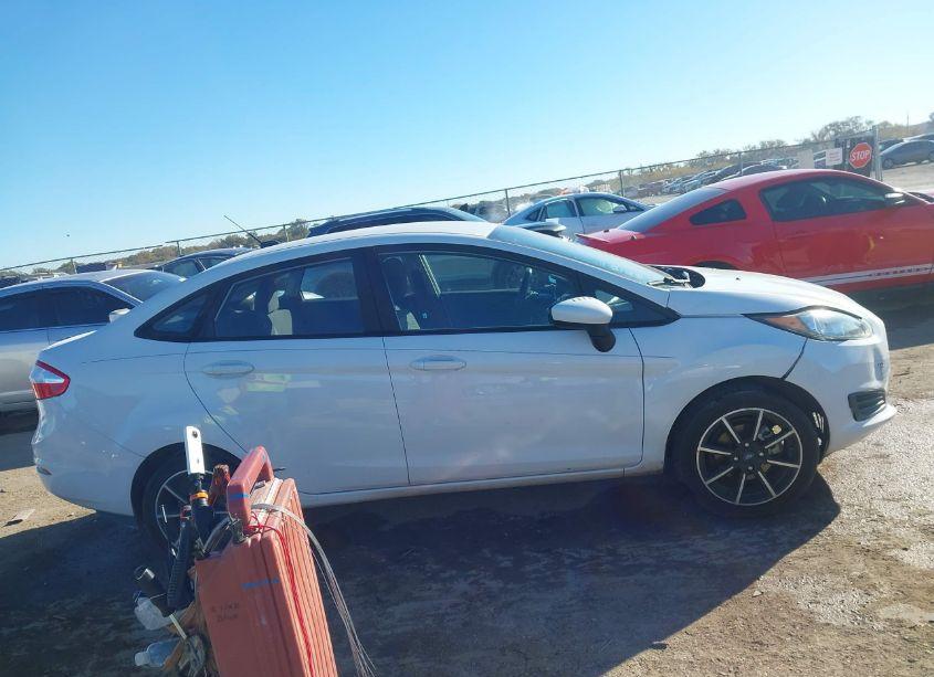 Photo 13 of 2019 Ford Fiesta SE (VIN 3FADP4BJ7KM110219)
