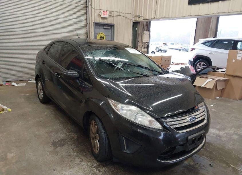 2011 Ford Fiesta SE (VIN 3FADP4BJ8BM124484) main photo