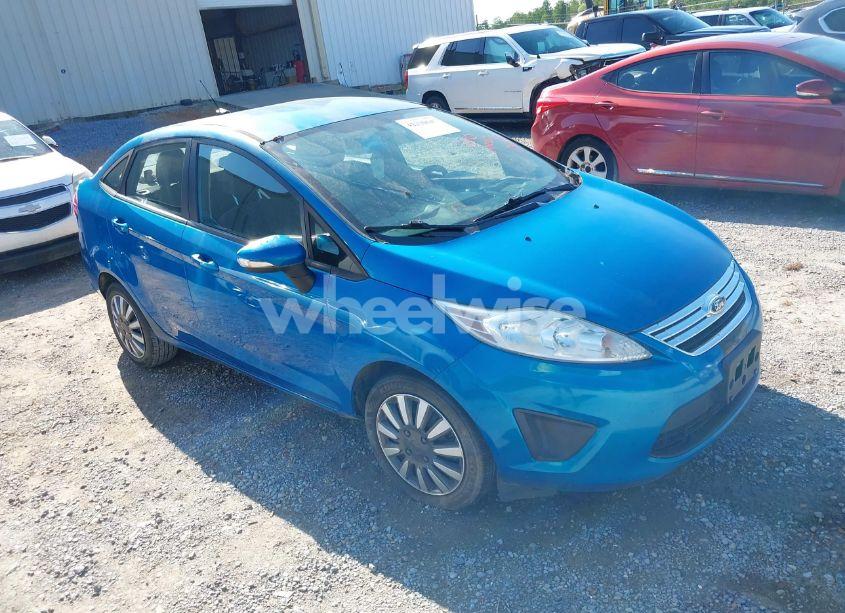 2013 Ford Fiesta SE (VIN 3FADP4BJ8DM176359) main photo