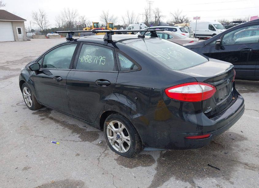 Photo 3 of 2015 Ford Fiesta SE (VIN 3FADP4BJ8FM120845)