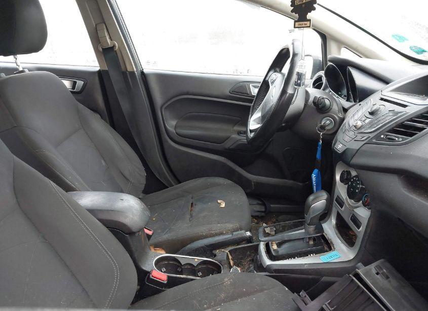 Photo 5 of 2015 Ford Fiesta SE (VIN 3FADP4BJ8FM120845)