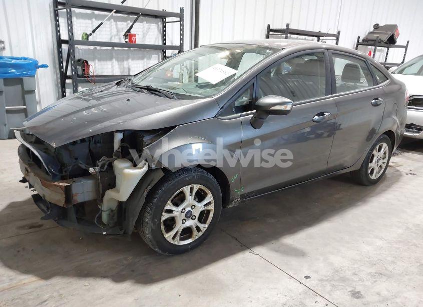Photo 2 of 2015 Ford Fiesta SE (VIN 3FADP4BJ8FM129934)