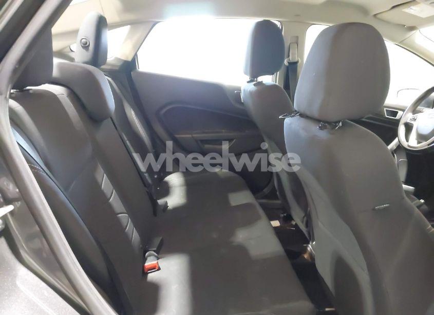 Photo 8 of 2015 Ford Fiesta SE (VIN 3FADP4BJ8FM129934)