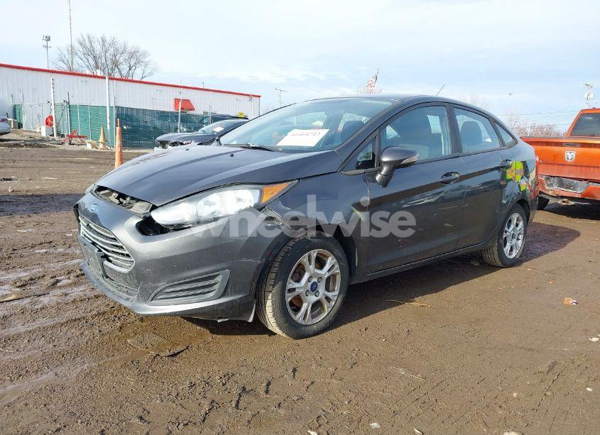 Photo 2 of 2015 Ford Fiesta SE (VIN 3FADP4BJ8FM171682)