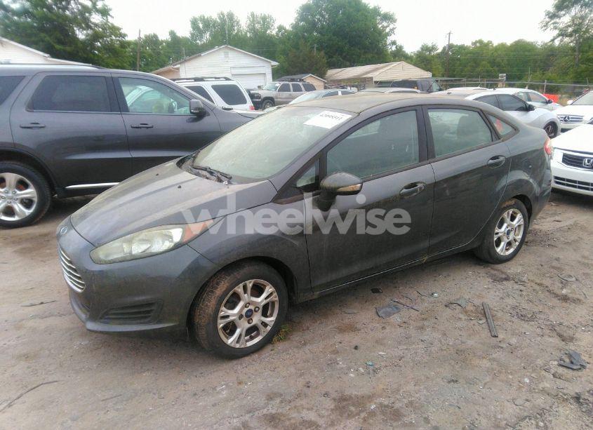 Photo 2 of 2015 Ford Fiesta SE (VIN 3FADP4BJ8FM178485)