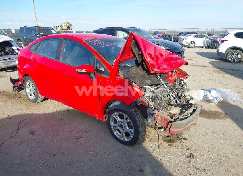2015 Ford Fiesta SE (VIN 3FADP4BJ8FM216958) main photo
