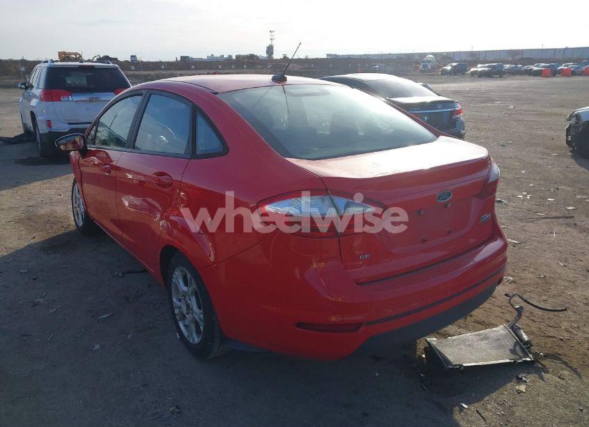 Photo 3 of 2015 Ford Fiesta SE (VIN 3FADP4BJ8FM216958)