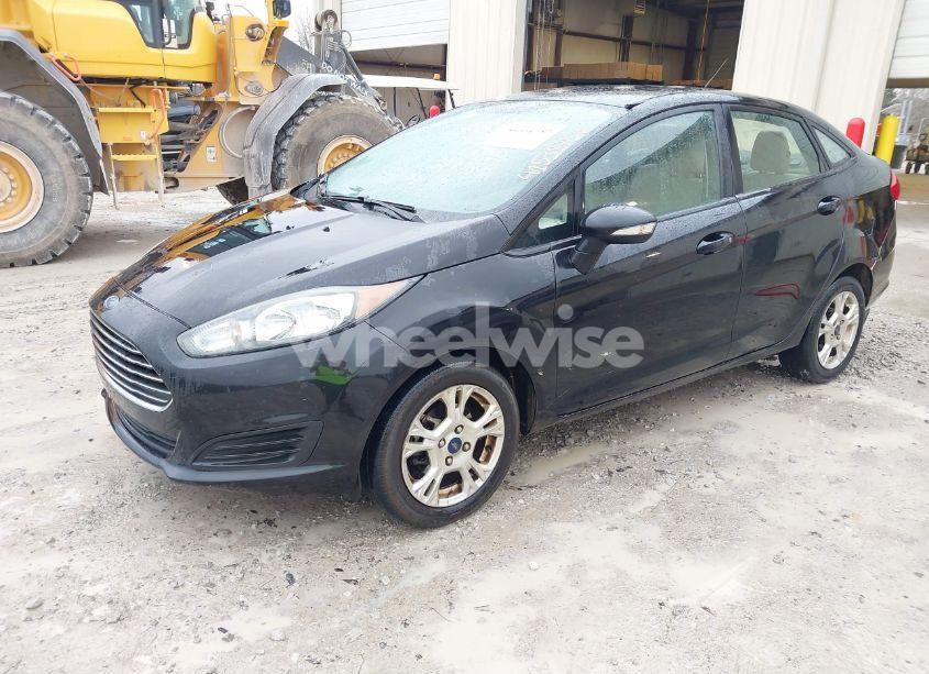 Photo 2 of 2015 Ford Fiesta SE (VIN 3FADP4BJ8FM220394)