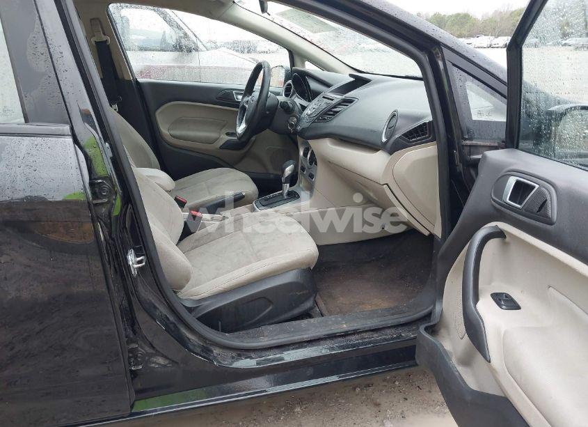 Photo 5 of 2015 Ford Fiesta SE (VIN 3FADP4BJ8FM220394)