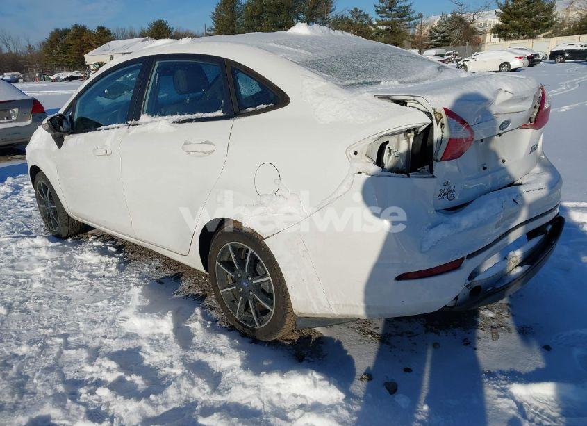 Photo 3 of 2018 Ford Fiesta SE (VIN 3FADP4BJ8JM131515)