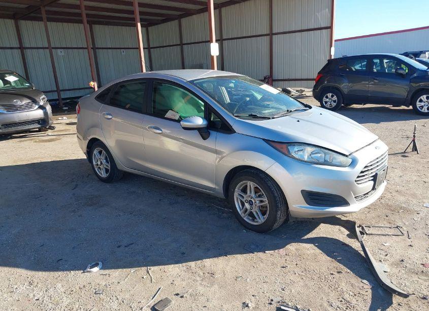 2019 Ford Fiesta SE (VIN 3FADP4BJ8KM126946) main photo