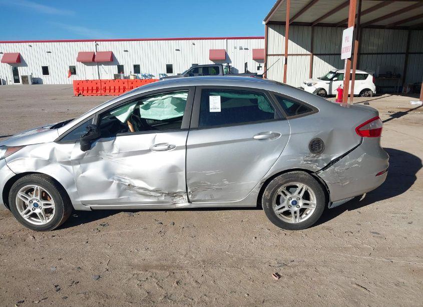 Photo 13 of 2019 Ford Fiesta SE (VIN 3FADP4BJ8KM126946)