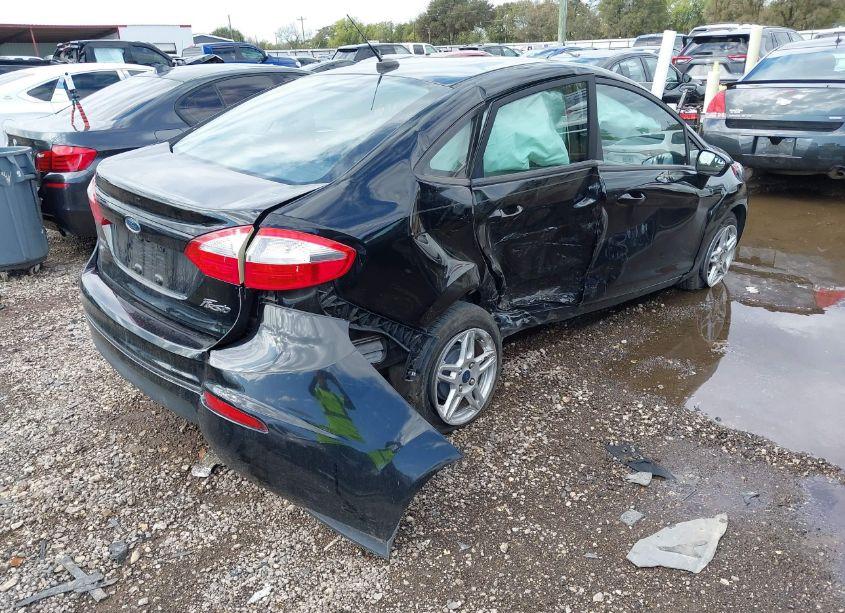 Photo 4 of 2019 Ford Fiesta SE (VIN 3FADP4BJ8KM165729)