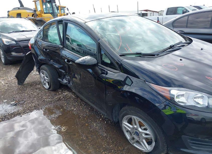 Photo 6 of 2019 Ford Fiesta SE (VIN 3FADP4BJ8KM165729)