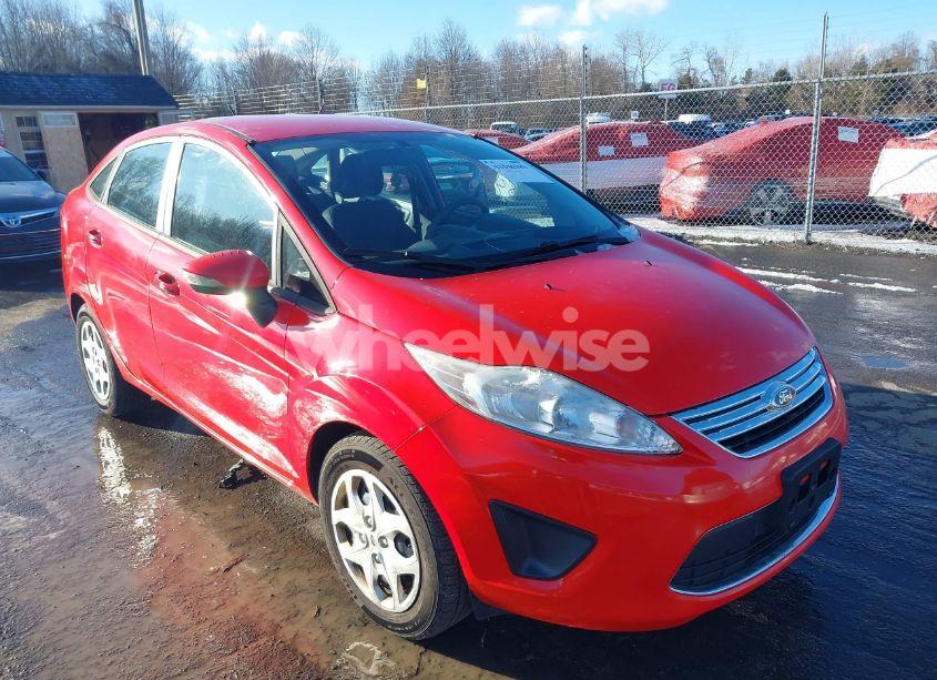 2013 Ford Fiesta SE (VIN 3FADP4BJ9DM182882) main photo