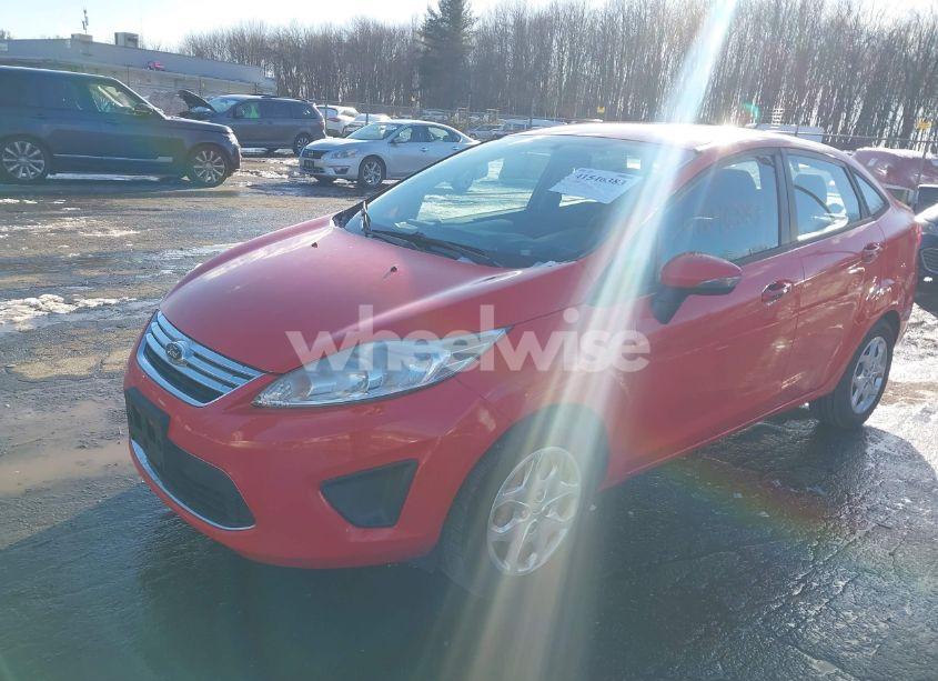 Photo 2 of 2013 Ford Fiesta SE (VIN 3FADP4BJ9DM182882)
