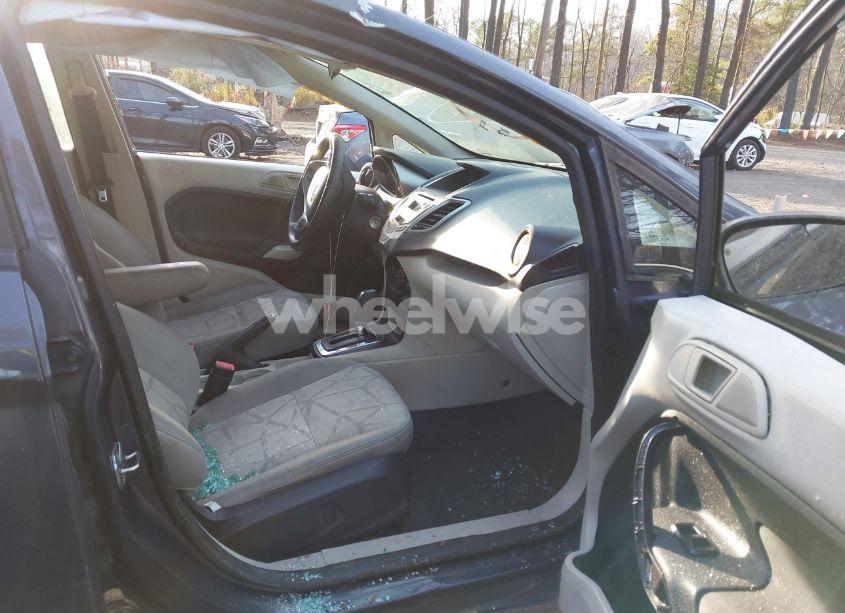 Photo 5 of 2013 Ford Fiesta SE (VIN 3FADP4BJ9DM200233)