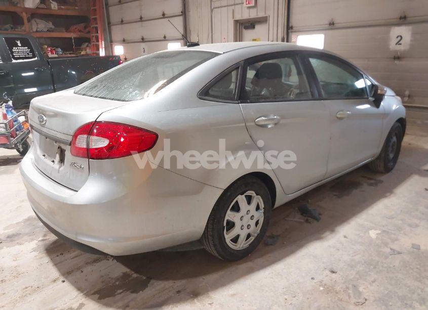 Photo 4 of 2013 Ford Fiesta SE (VIN 3FADP4BJ9DM205447)