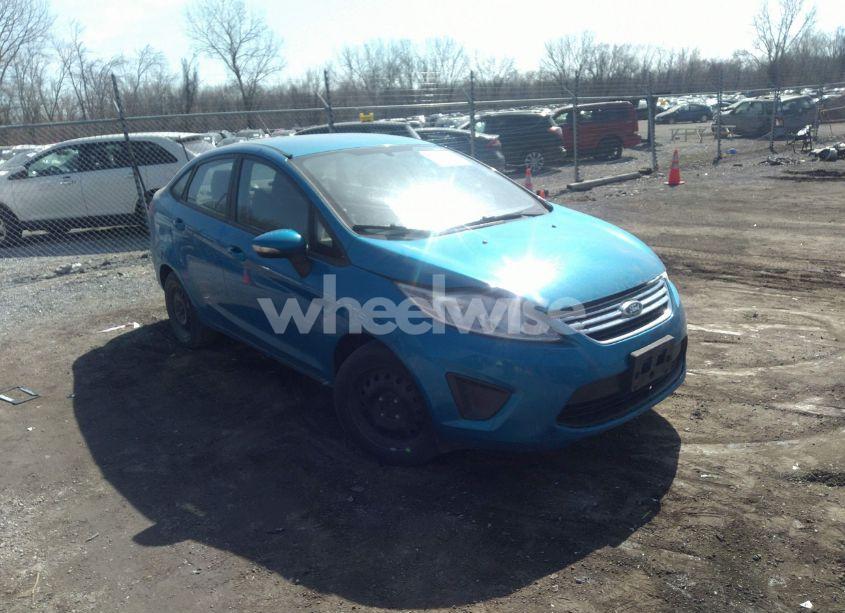 2013 Ford Fiesta SE (VIN 3FADP4BJ9DM207604) main photo