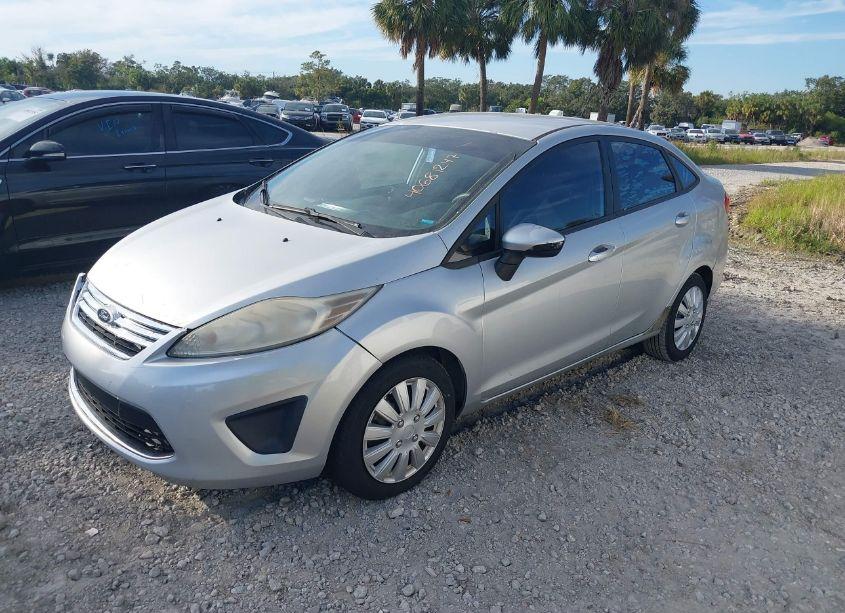 Photo 2 of 2013 Ford Fiesta SE (VIN 3FADP4BJ9DM223737)