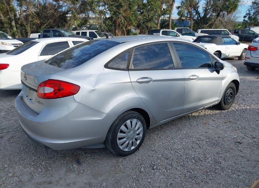 Photo 4 of 2013 Ford Fiesta SE (VIN 3FADP4BJ9DM223737)