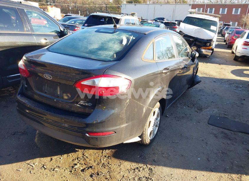 Photo 4 of 2014 Ford Fiesta SE (VIN 3FADP4BJ9EM226509)