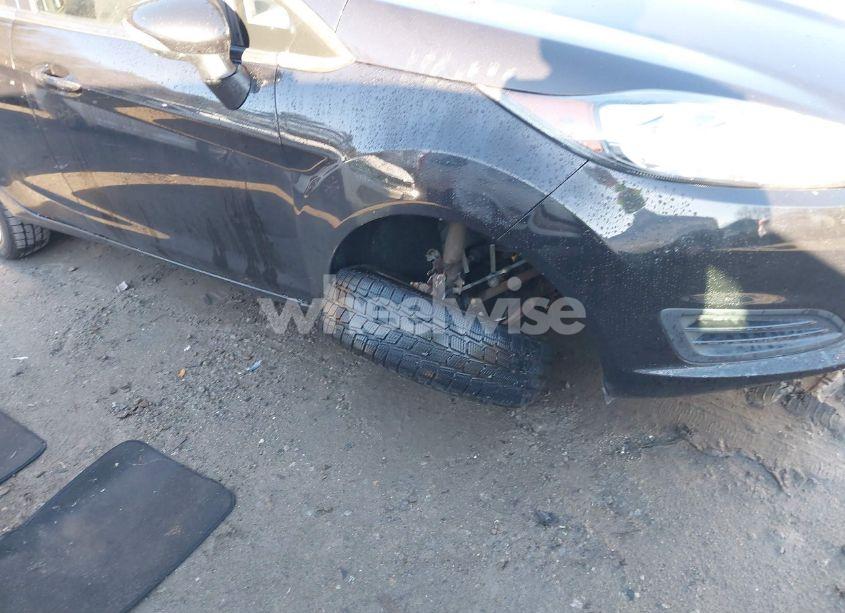 Photo 6 of 2014 Ford Fiesta SE (VIN 3FADP4BJ9EM226509)