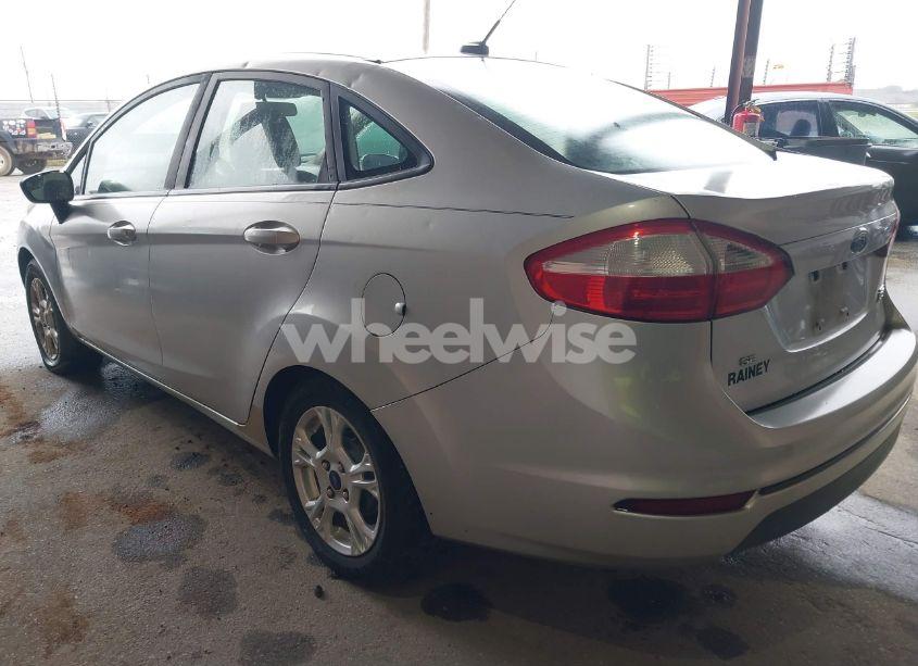 Photo 3 of 2015 Ford Fiesta SE (VIN 3FADP4BJ9FM195506)