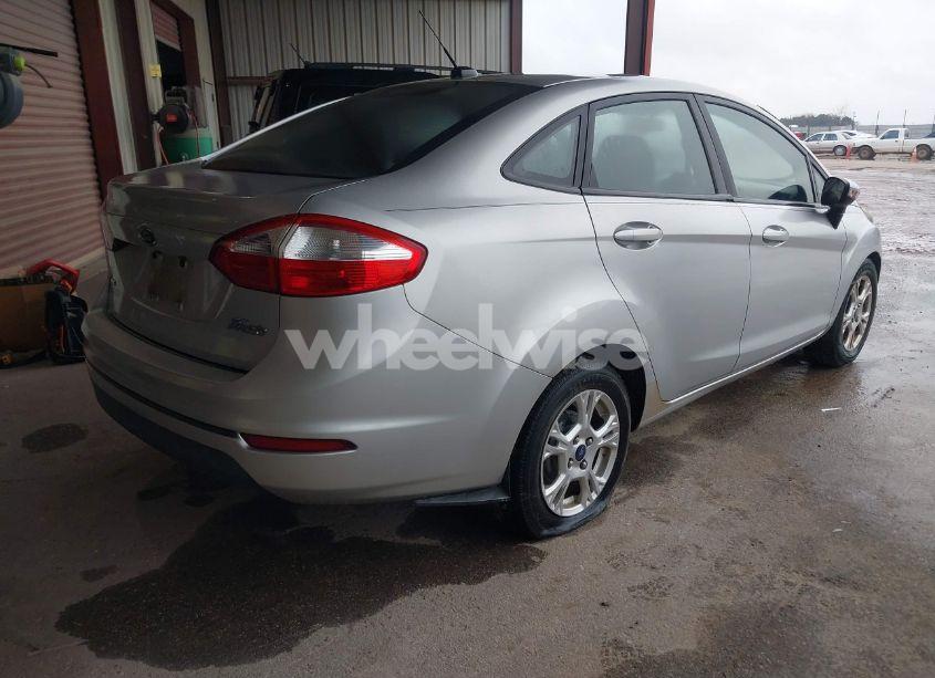 Photo 4 of 2015 Ford Fiesta SE (VIN 3FADP4BJ9FM195506)