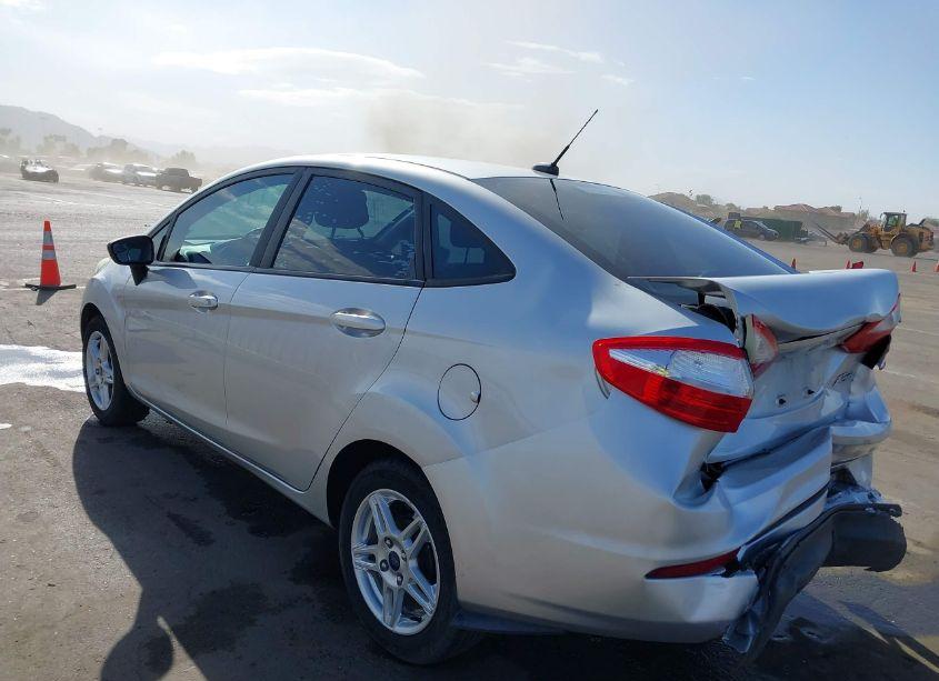 Photo 3 of 2018 Ford Fiesta SE (VIN 3FADP4BJ9JM126520)