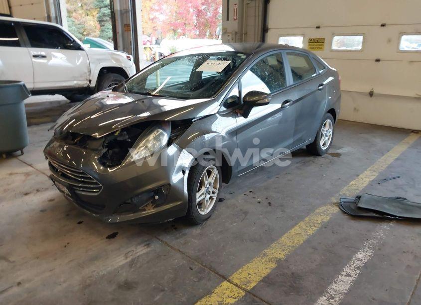 Photo 2 of 2018 Ford Fiesta SE (VIN 3FADP4BJ9JM127232)