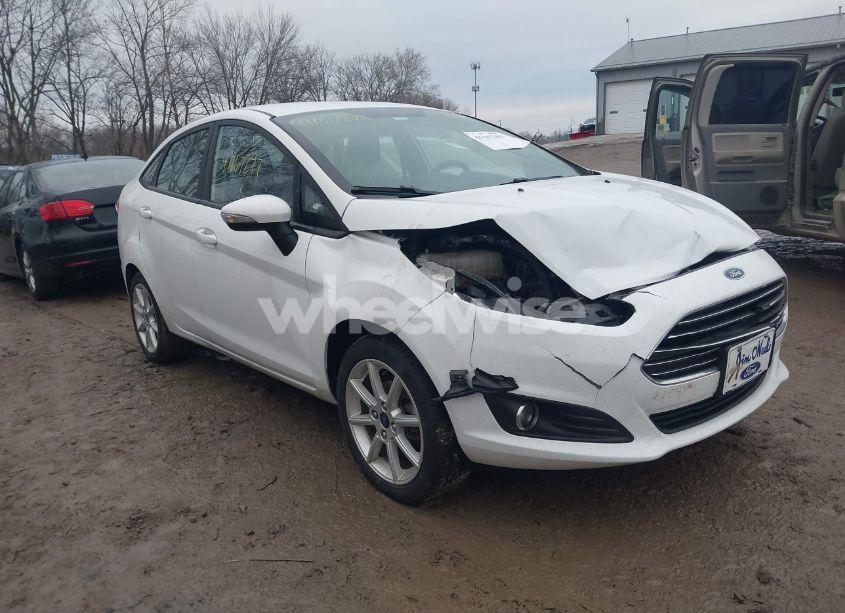 2019 Ford Fiesta SE (VIN 3FADP4BJ9KM129418) main photo