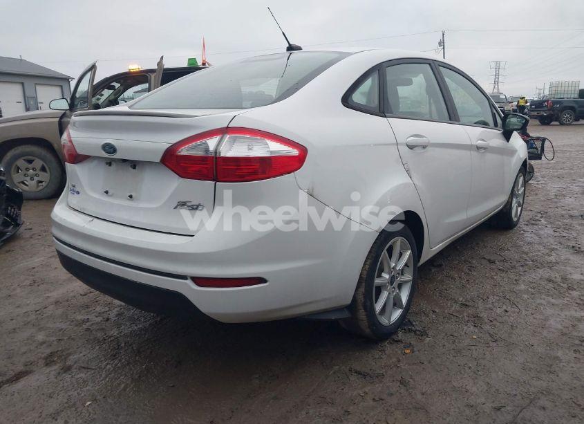 Photo 4 of 2019 Ford Fiesta SE (VIN 3FADP4BJ9KM129418)