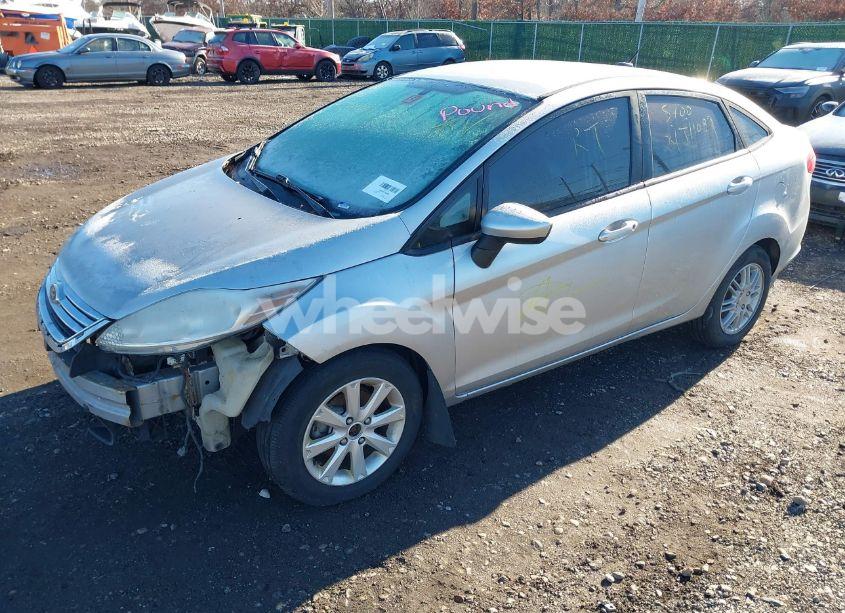 Photo 2 of 2011 Ford Fiesta SE (VIN 3FADP4BJXBM132425)