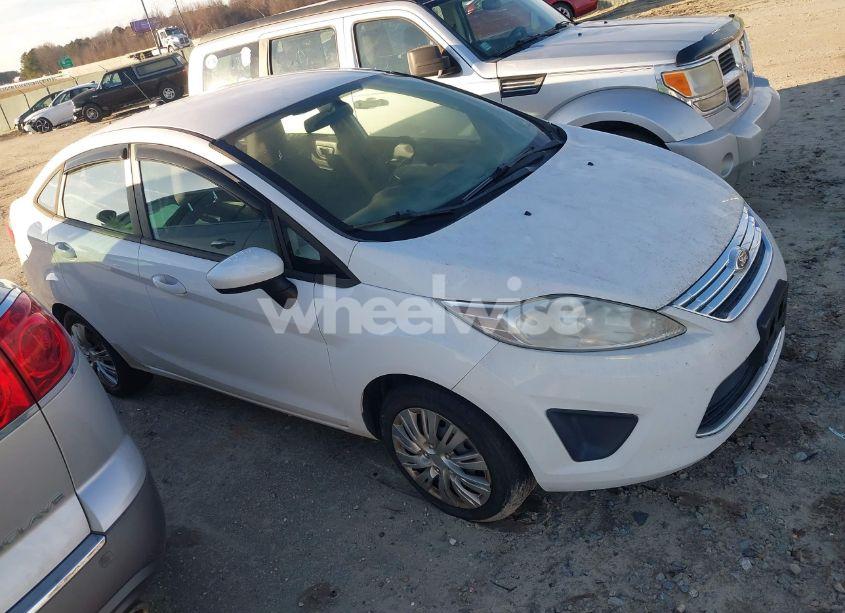 2011 Ford Fiesta SE (VIN 3FADP4BJXBM226451) main photo