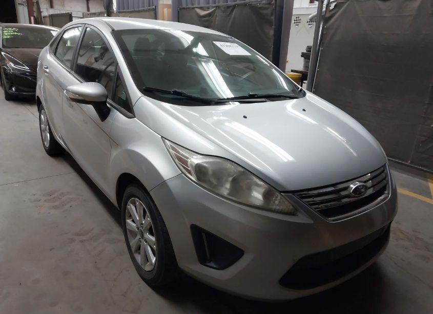2013 Ford Fiesta SE (VIN 3FADP4BJXDM103574) main photo