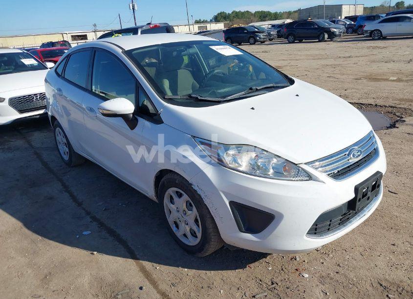 2013 Ford Fiesta SE (VIN 3FADP4BJXDM185340) main photo