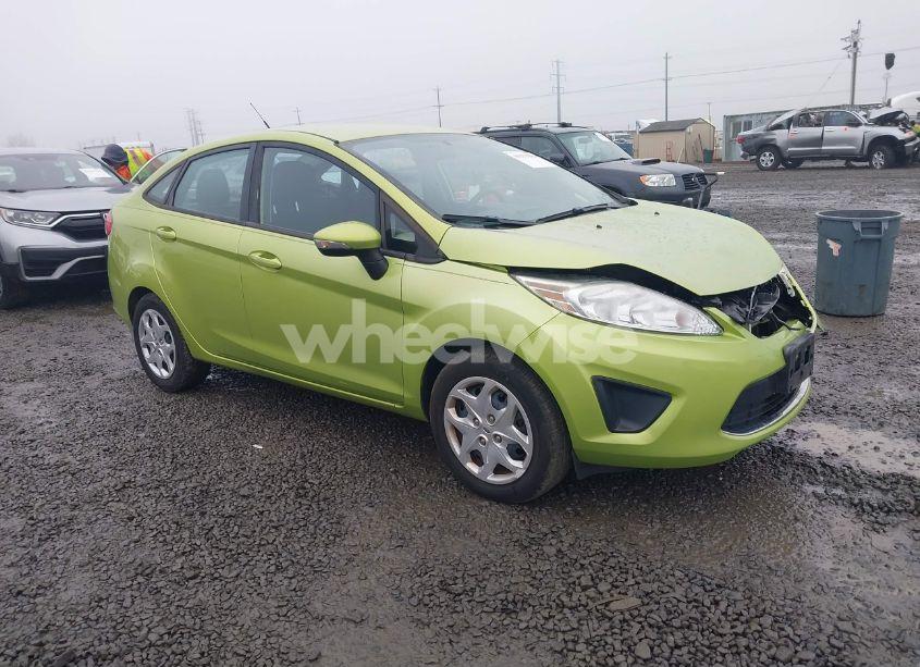 2013 Ford Fiesta SE (VIN 3FADP4BJXDM186634) main photo