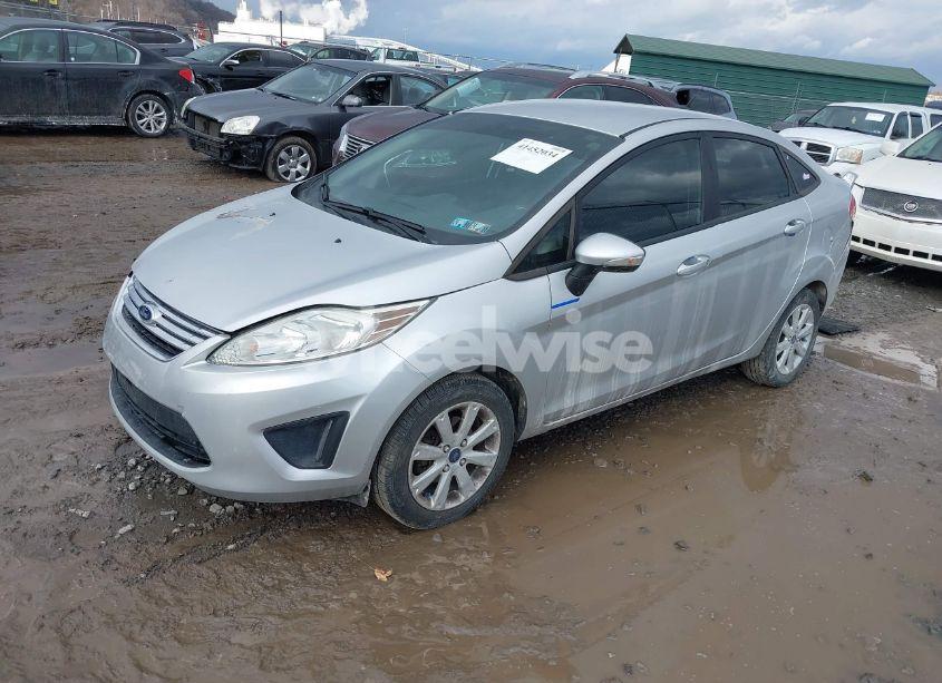 Photo 2 of 2013 Ford Fiesta SE (VIN 3FADP4BJXDM192224)