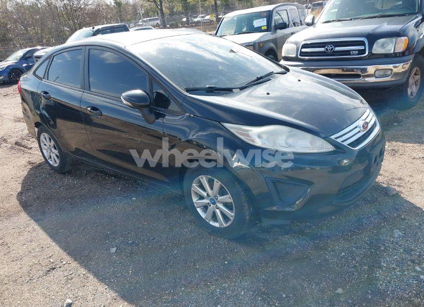 2013 Ford Fiesta SE (VIN 3FADP4BJXDM203383) main photo