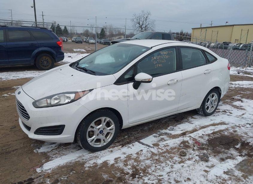 Photo 2 of 2014 Ford Fiesta SE (VIN 3FADP4BJXEM127763)