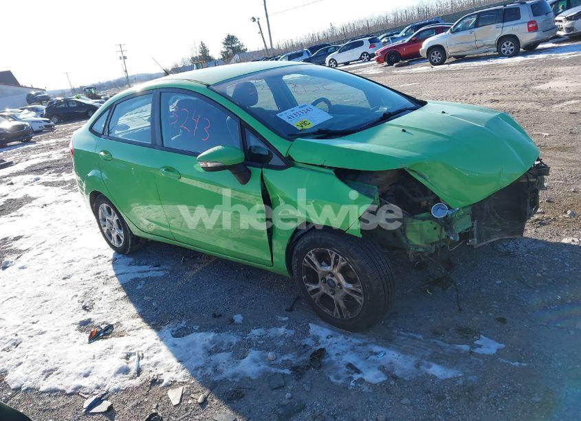 2014 Ford Fiesta SE (VIN 3FADP4BJXEM147706) main photo